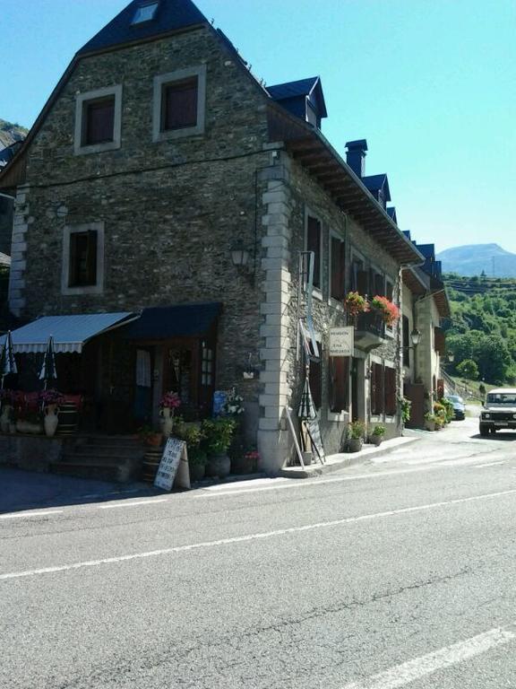 Alojamiento Rural Ostau Era Nheuada Aubert Exterior foto
